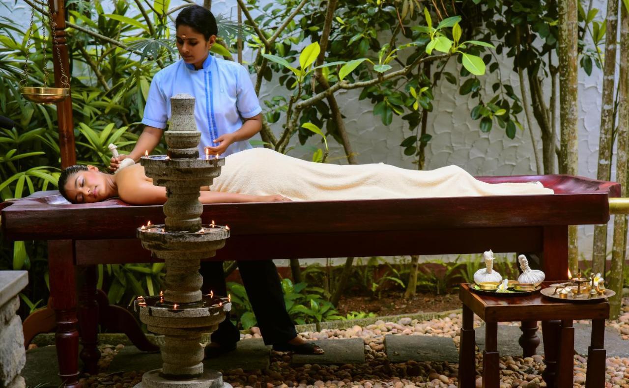 Niraamaya Wellness Retreats, Surya Samudra, Kovalam Exteriör bild