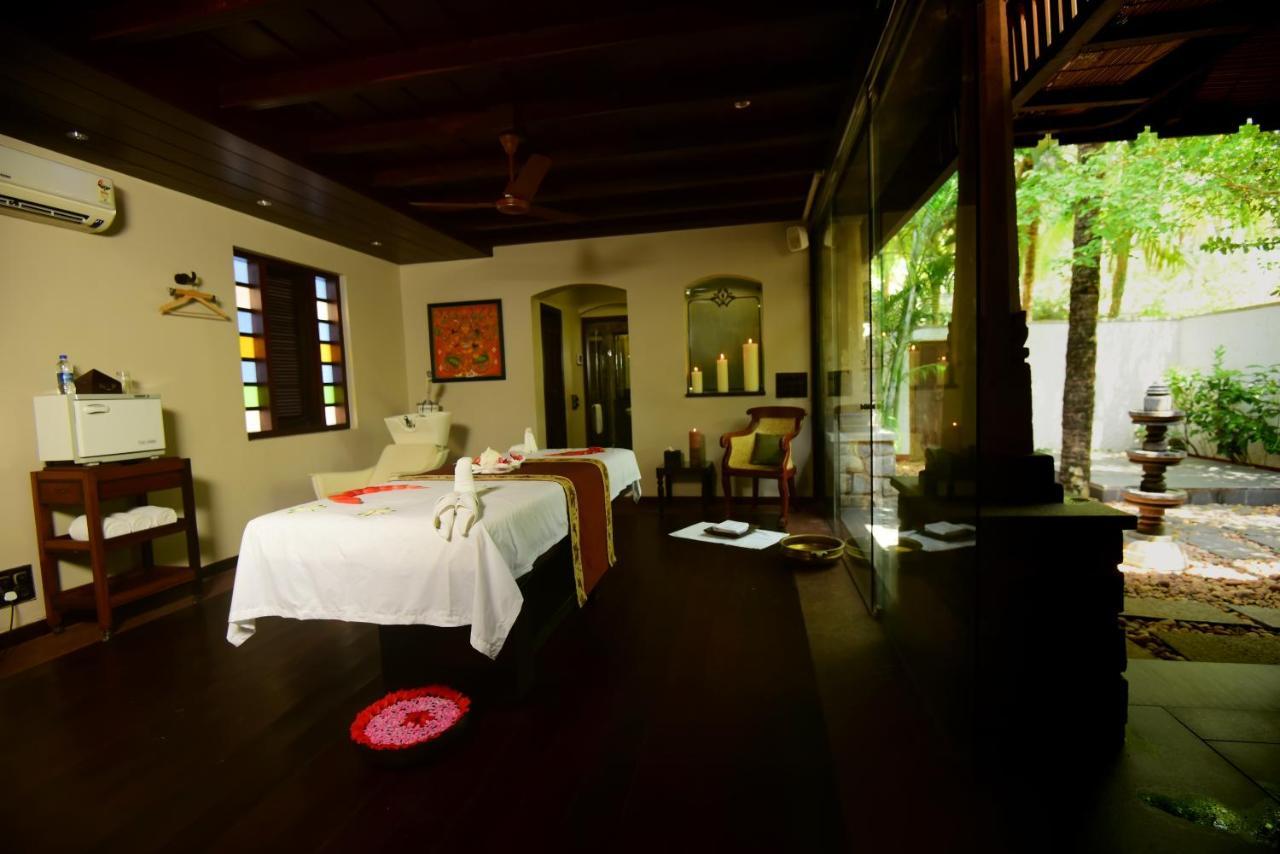 Niraamaya Wellness Retreats, Surya Samudra, Kovalam Exteriör bild
